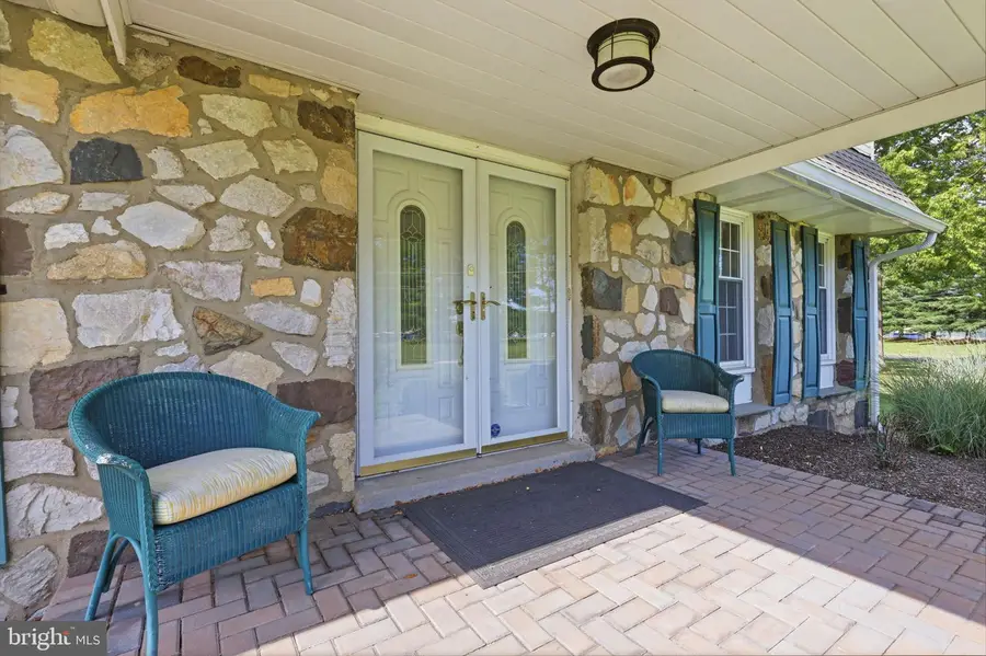 7 Pebble Ridge Rd, Warrington, PA 18976 - #3
