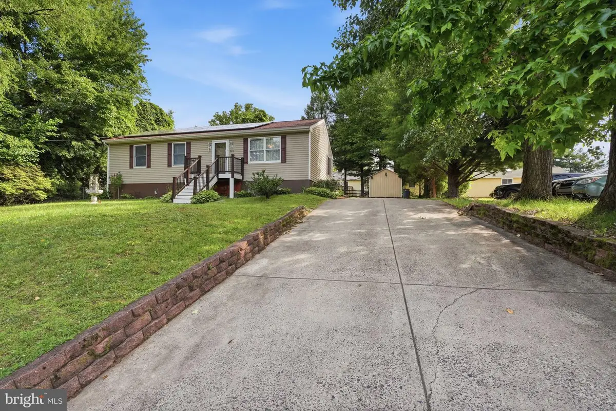 664 Walnut Ave, Feasterville Trevose, PA 19053 - #1