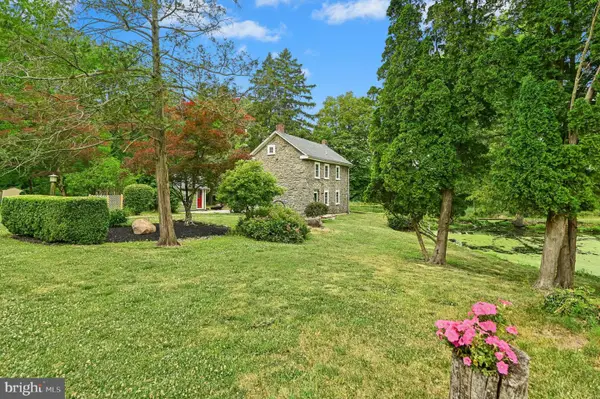 967 State Rd, COOPERSBURG, PA 18036