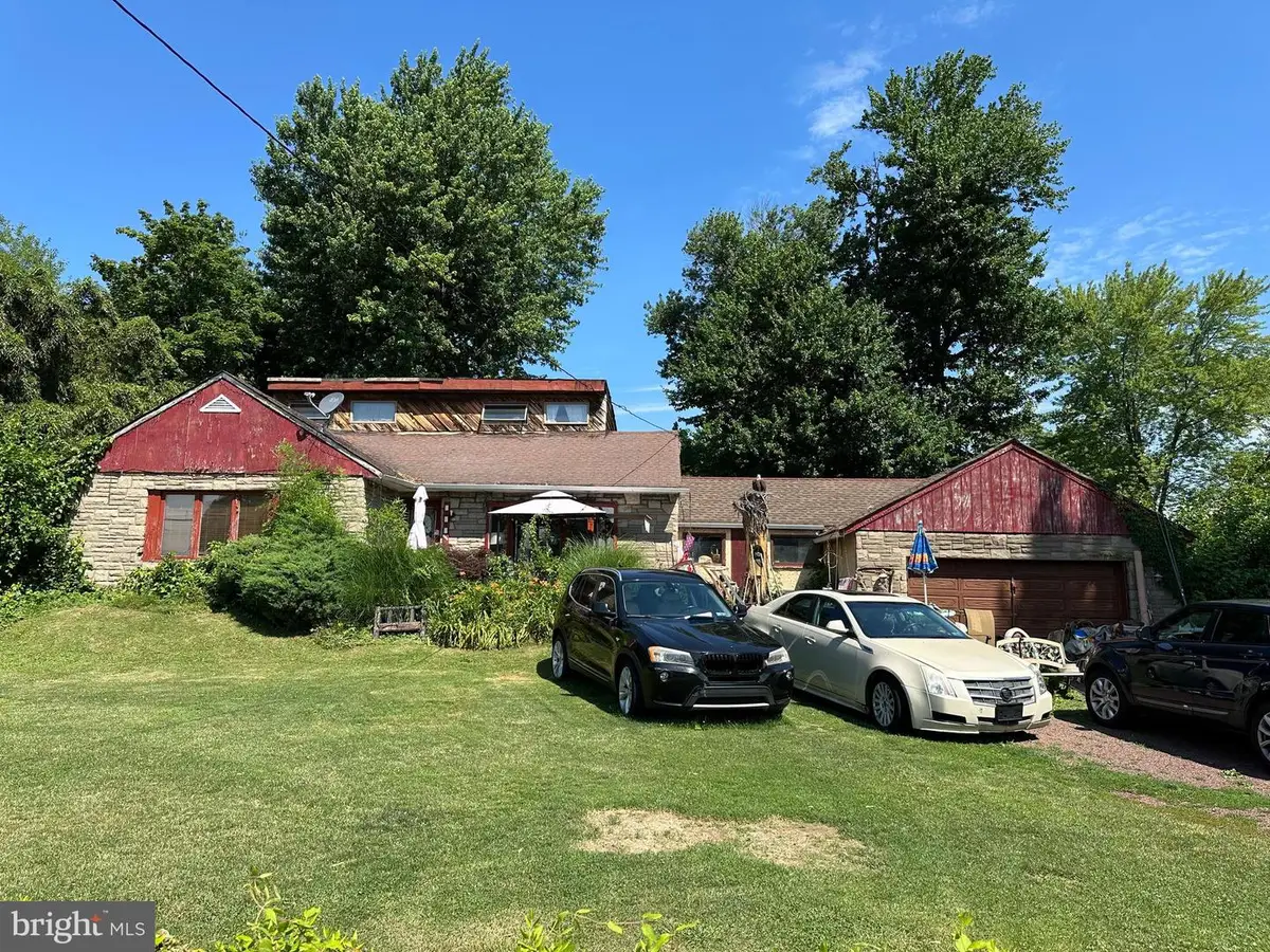 1312 Frosty Hollow Rd, Levittown, PA 19056 - #1