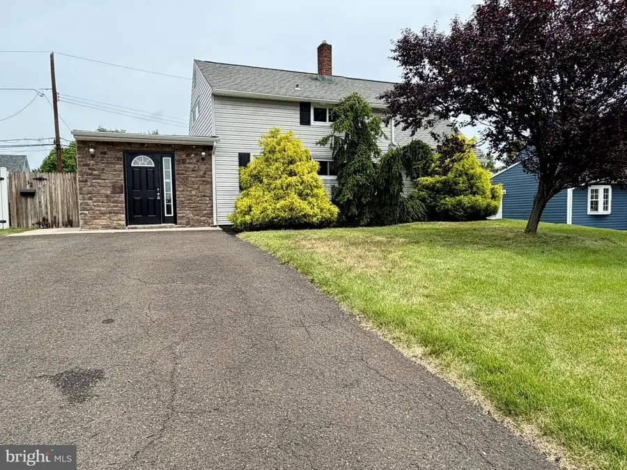 32 Great Oak Rd, Levittown, PA 19057 - #3