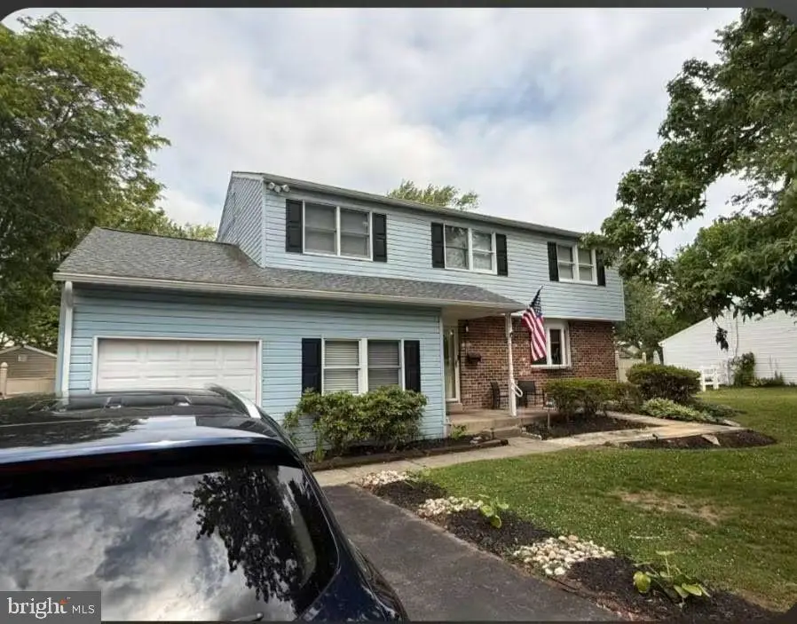 866 Decker Ln, Warminster, PA 18974 - #1