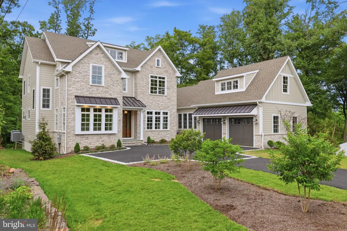 39 East St, Doylestown, PA 18901 - #1