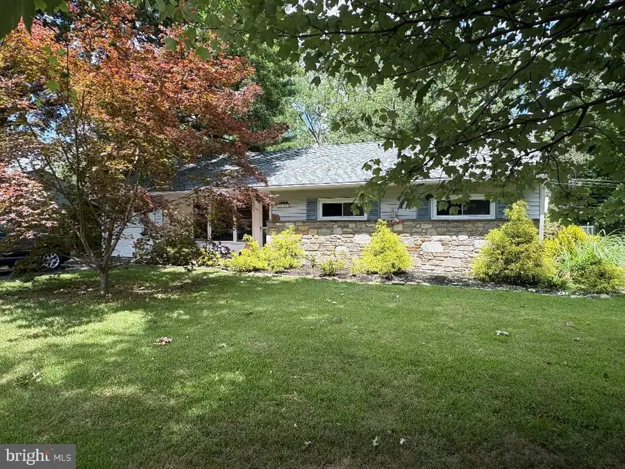 1041 Jeffrey Dr, Southampton, PA 18966 - #3