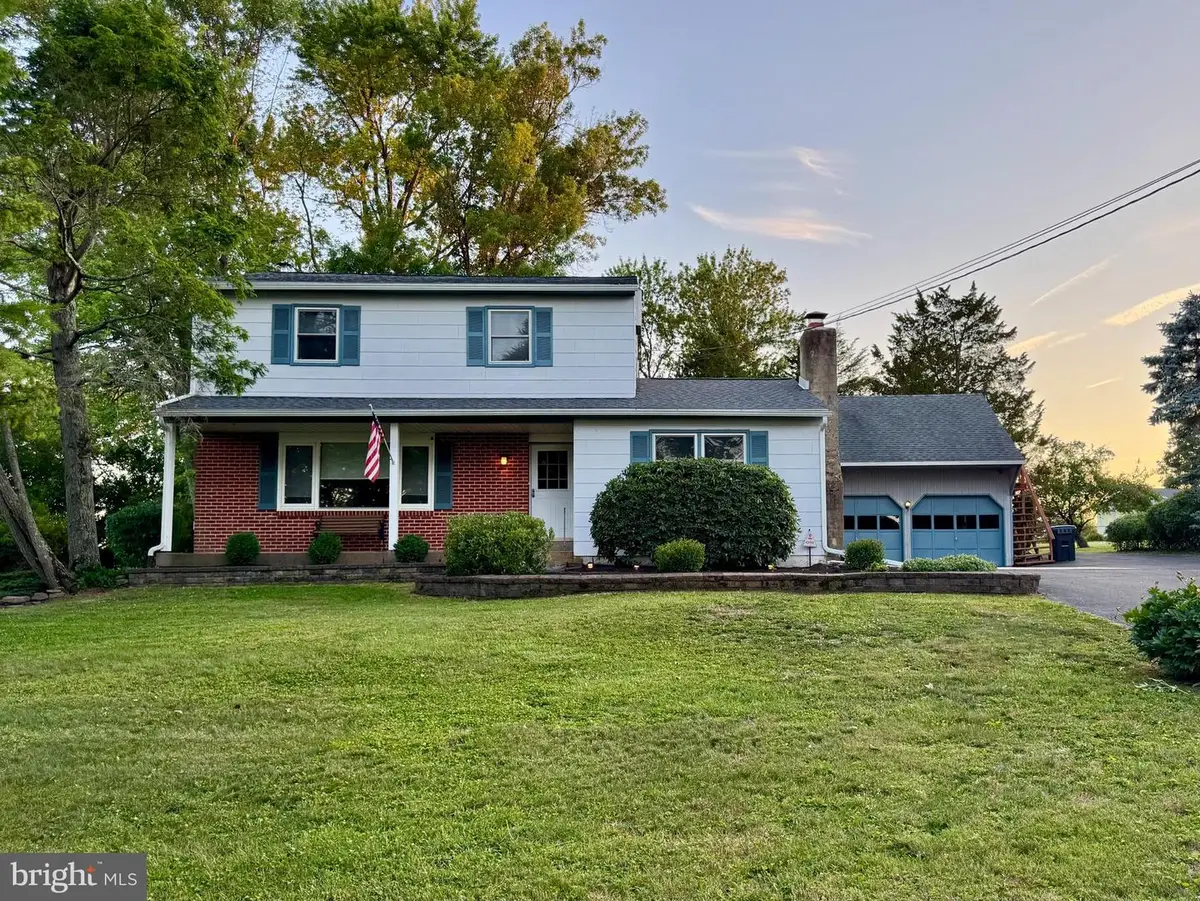 330 Hilltown Pike, Line Lexington, PA 18932 - #1