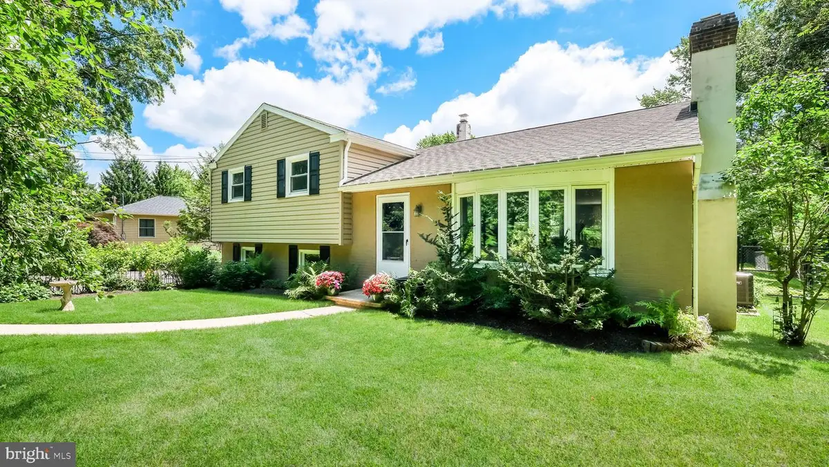6244 Groveland Rd, Pipersville, PA 18947 - #1