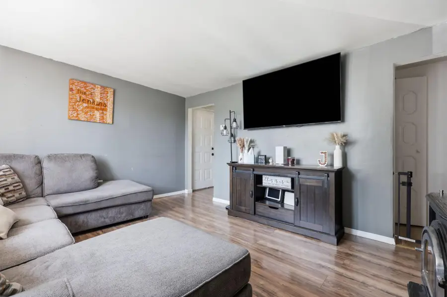 1427 Williams St, Levittown, PA 19057 - #3