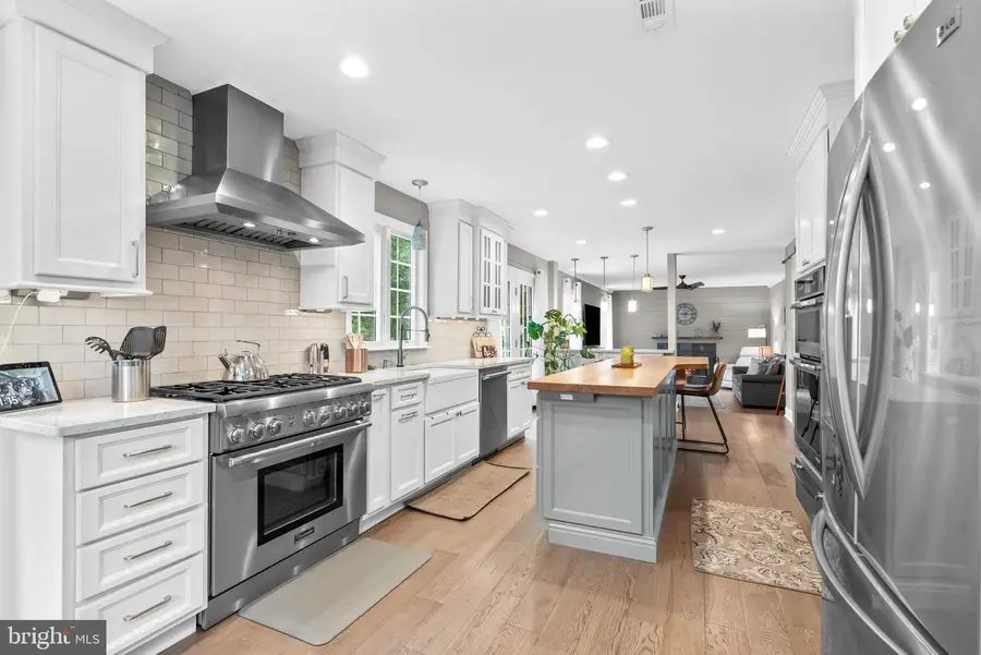 2 Sutton Ct, Newtown, PA 18940 - #2