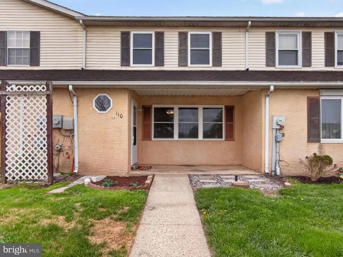 110 Laurel Ct, Quakertown, PA 18951 - #1