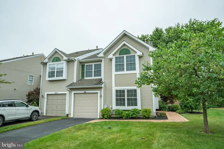 261 Sequoia Dr, Newtown, PA 18940 - #2
