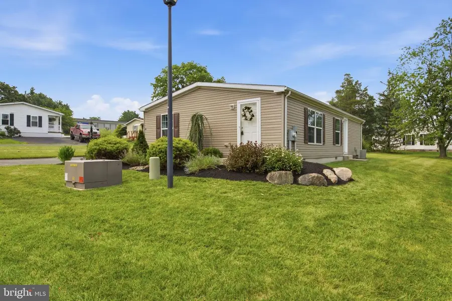 90 Robin Ln, Sellersville, PA 18960 - #2