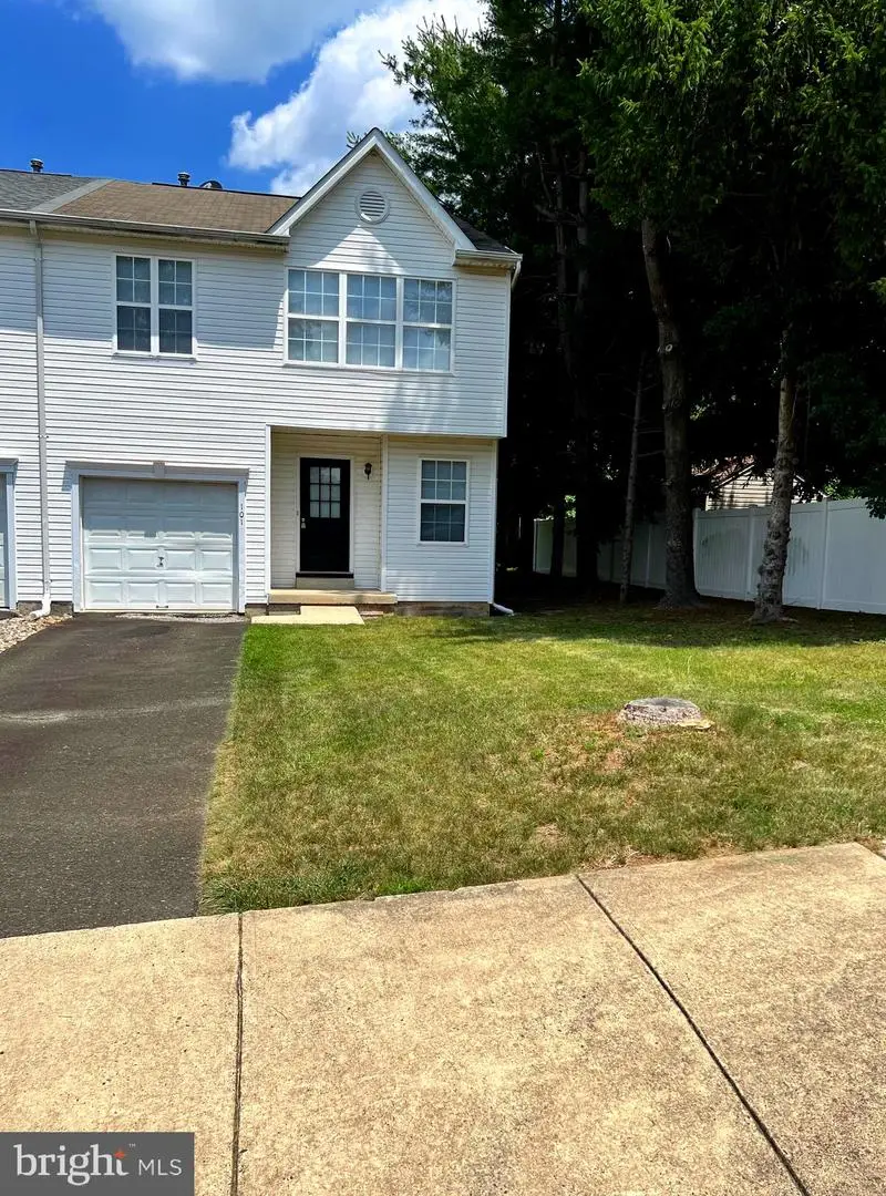 101 Hickory Hollow Cir, Warrington, PA 18976 - #1