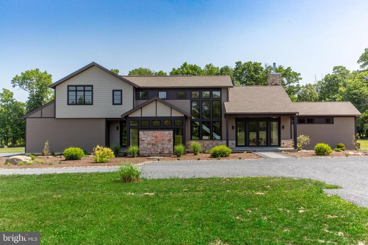 5823 Rodgers Rd, Pipersville, PA 18947 - #1