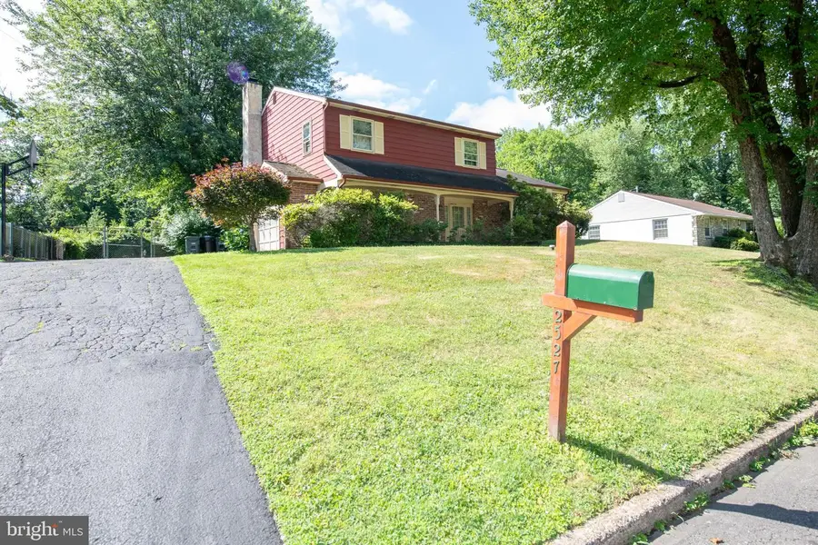 2527 Arrowhead Dr, Feasterville Trevose, PA 19053 - #3