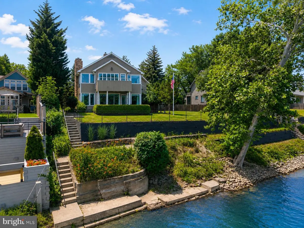 72 N Main St, New Hope, PA 18938 - #1