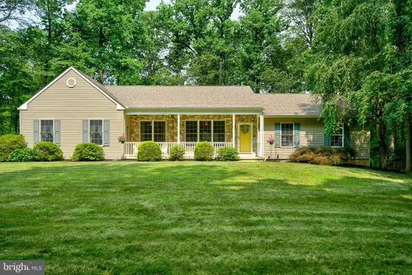 1045 Mountainview Dr, QUAKERTOWN, PA 18951