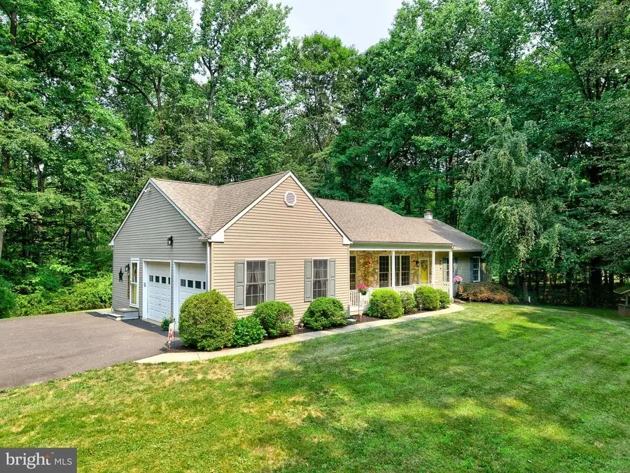 1045 Mountainview Dr, Quakertown, PA 18951 - #2