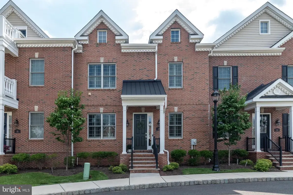 17 Creekview Ln, Yardley, PA 19067 - #1
