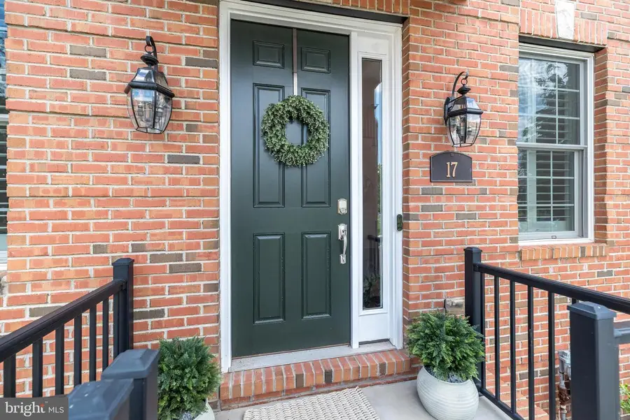 17 Creekview Ln, Yardley, PA 19067 - #2