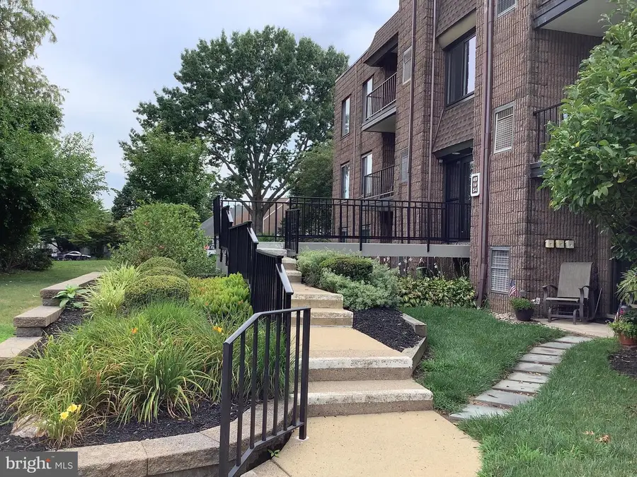 52 Oakridge Dr, Langhorne, PA 19047 - #2