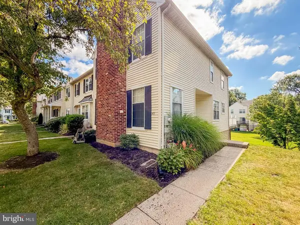 145 Liberty Dr, LANGHORNE, PA 19047