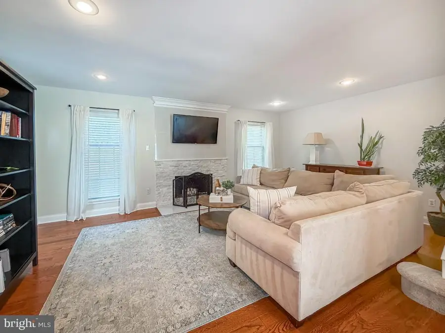 145 Liberty Dr, Langhorne, PA 19047 - #2
