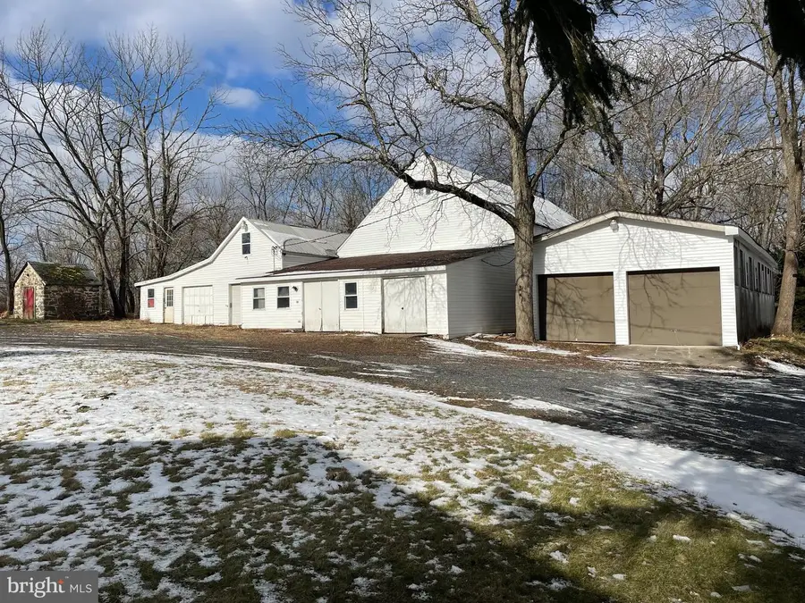 1710 Lower Rocky Dale Rd, Green Lane, PA 18054 - #3