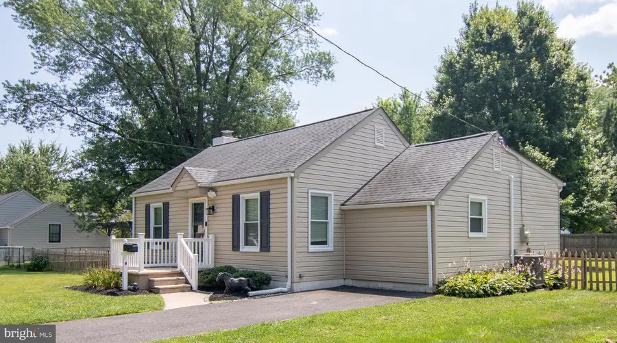 135 Longshore Ave, Yardley, PA 19067 - #3