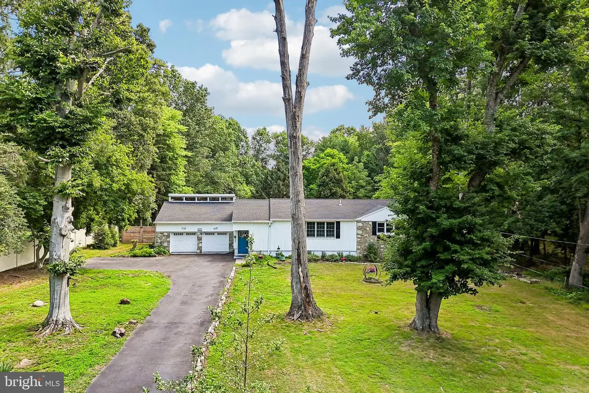 2129 Herblew Rd, Warrington, PA 18976 - #1