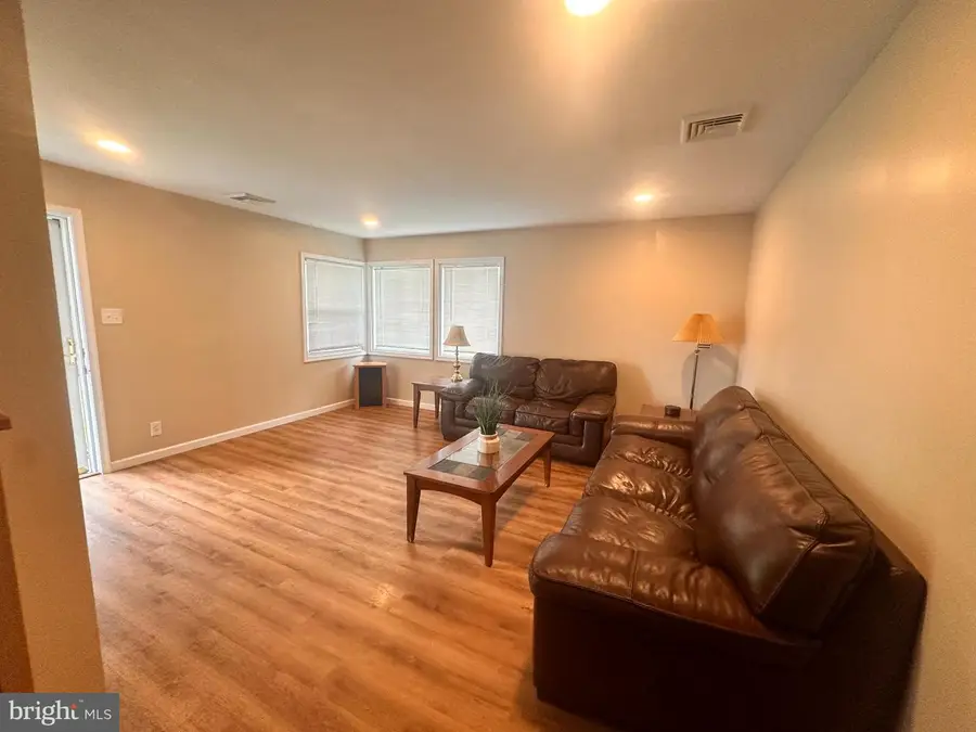604 Trenton Rd, Fairless Hills, PA 19030 - #3