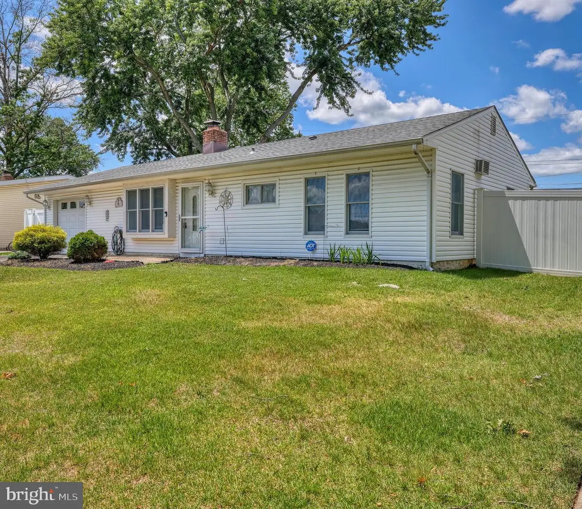 45 Crimson King Ln, Levittown, PA 19055 - #1