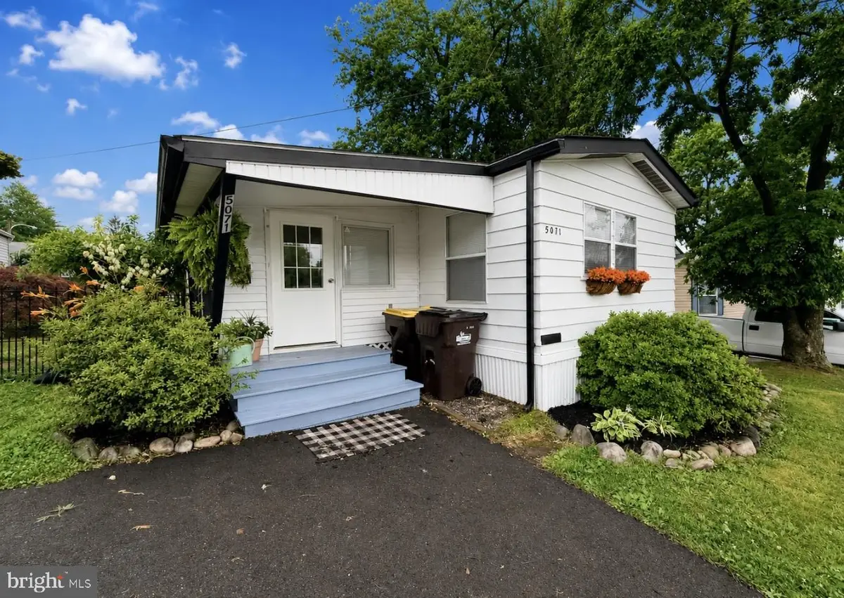 5071 Winterberry Dr, Doylestown, PA 18902 - #1