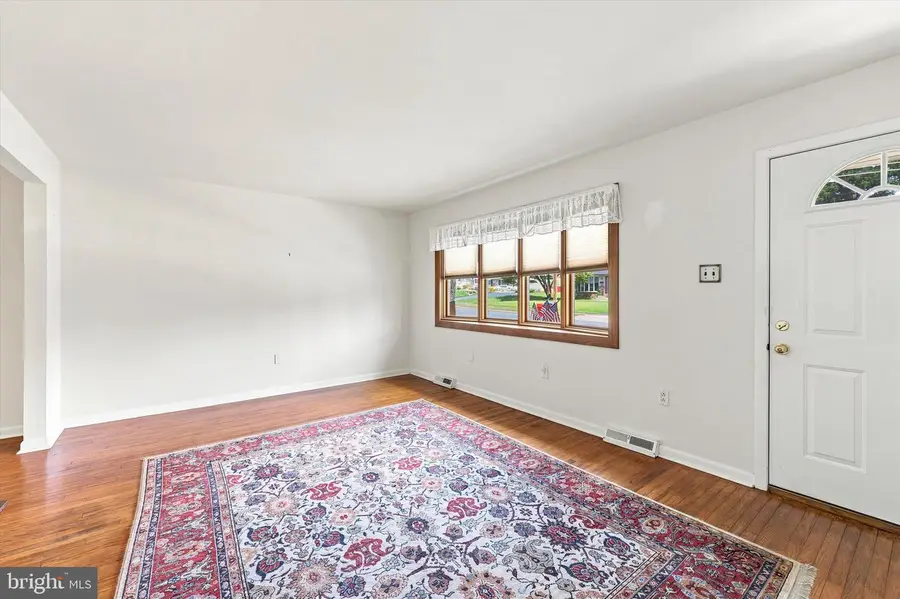 726 Violet Rd, Warminster, PA 18974 - #3