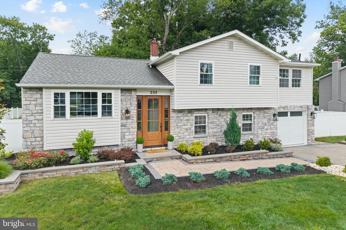 235 Valley Dr, Morrisville, PA 19067 - #1