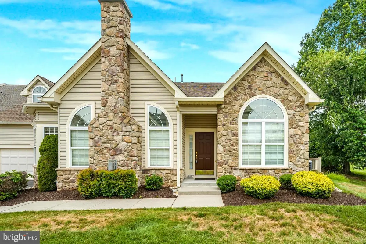 282 Willow Dr, Newtown, PA 18940 - #1