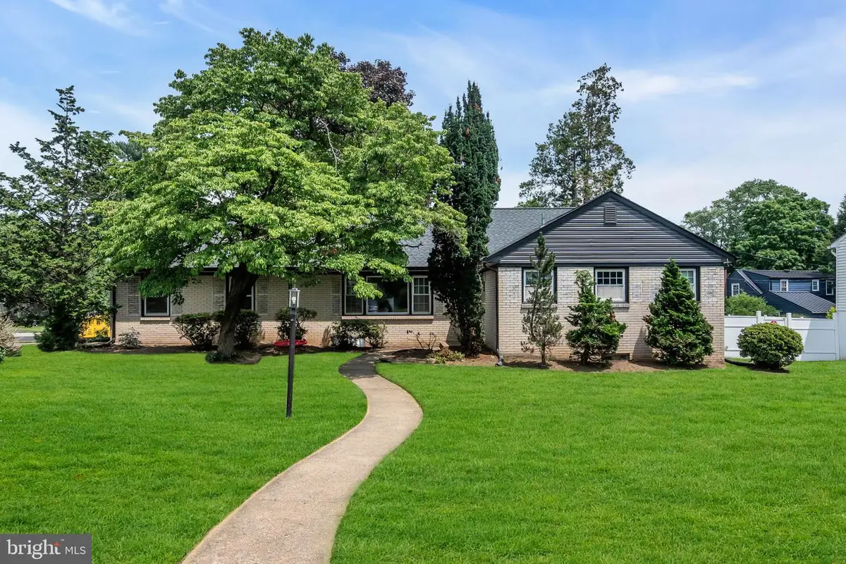 456 Hamilton Blvd, Morrisville, PA 19067 - #1