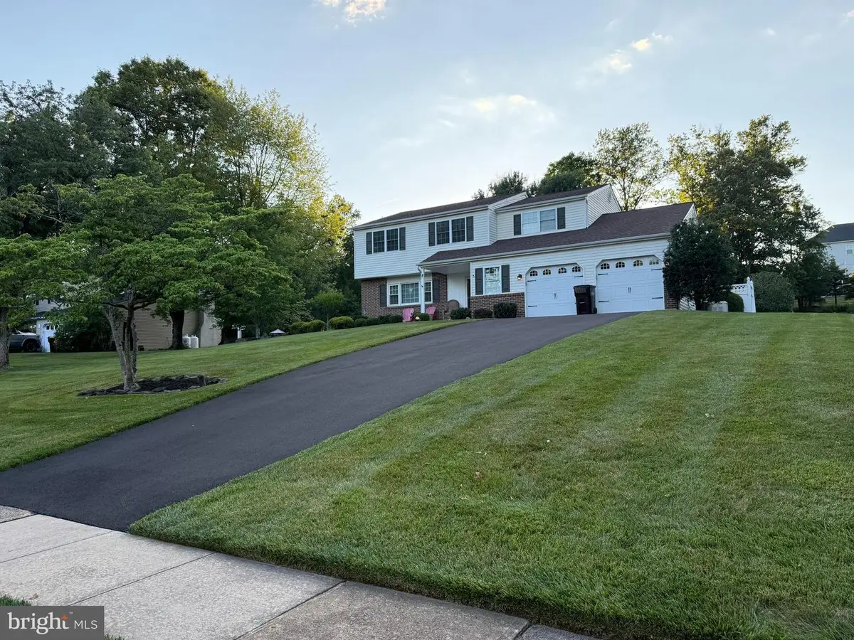 9 Brookdale Dr, Doylestown, PA 18901 - #1