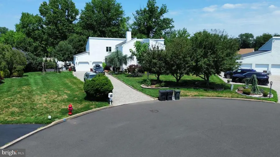 222 Vermeer Dr, Feasterville Trevose, PA 19053 - #2