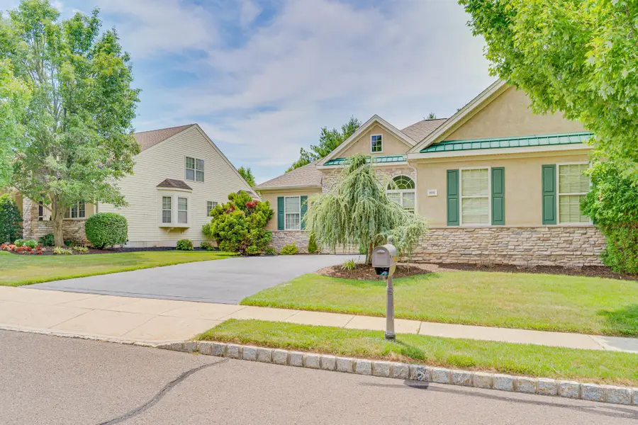 1010 Monroe Dr, Warwick, PA 18974 - #3