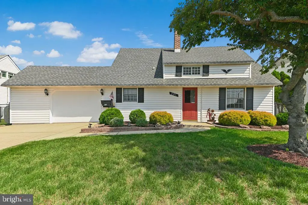 281 Northpark Dr, Levittown, PA 19054 - #1