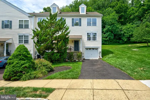 4582 Louise Saint Claire Dr, DOYLESTOWN, PA 18902