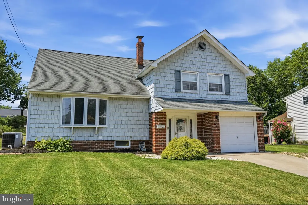 686 Cheryl Dr, Warminster, PA 18974 - #1
