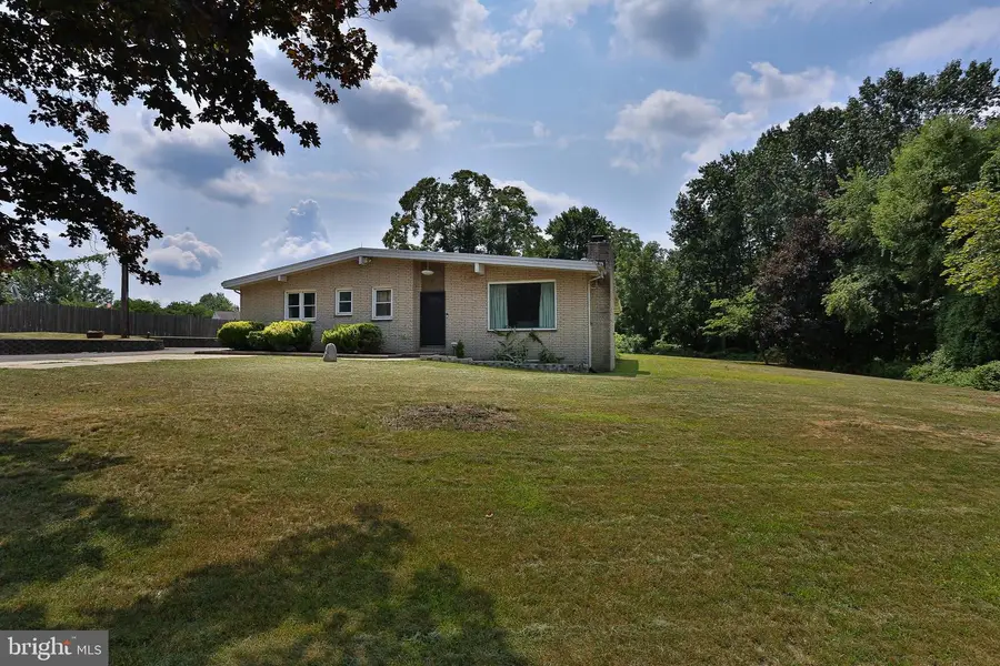 2337 Brownsville Rd, Feasterville Trevose, PA 19053 - #3