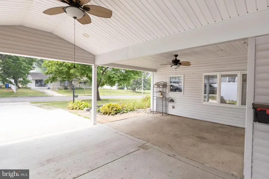 5 Sweetbriar Ln, Levittown, PA 19055 - #3