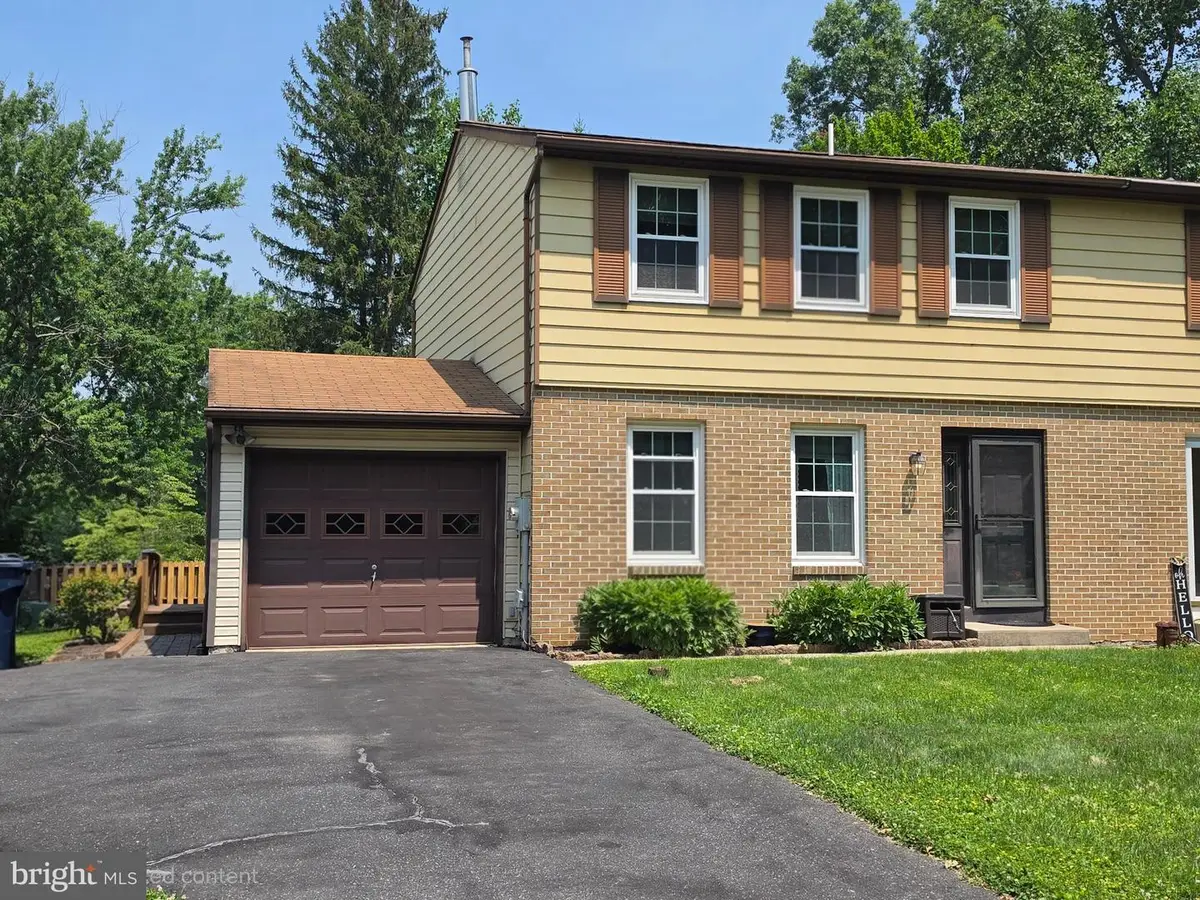 17 Parkview Dr, Quakertown, PA 18951 - #1