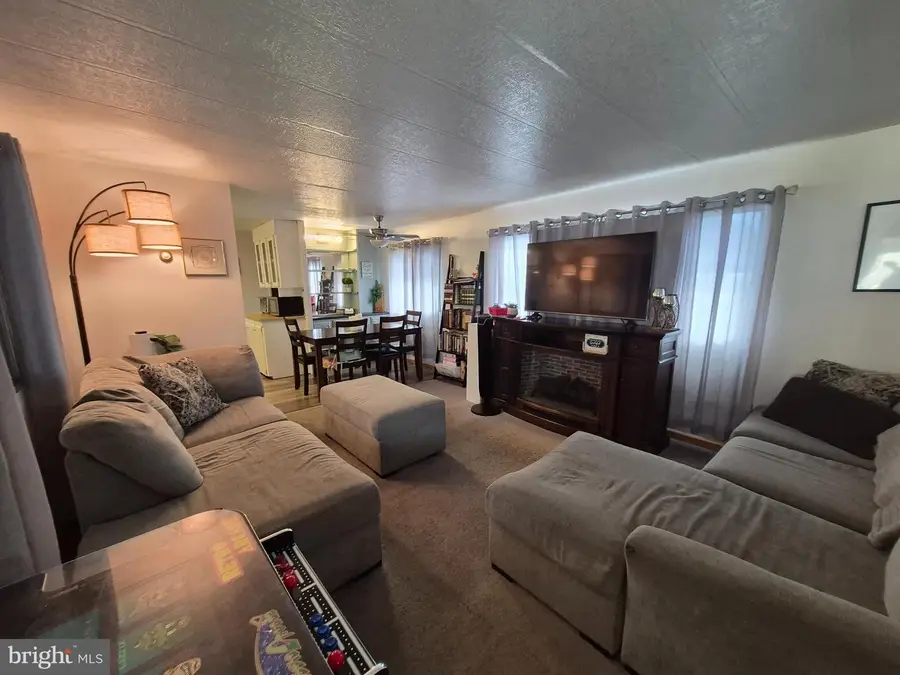 7313 Hansbury Dr, Morrisville, PA 19067 - #3