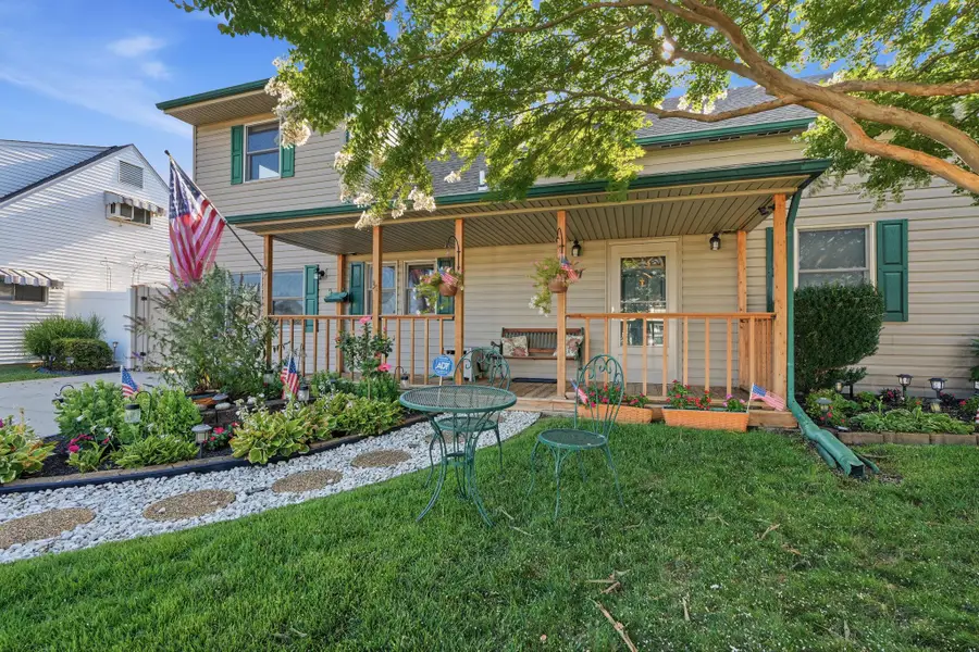 31 Narcissus Ln, Levittown, PA 19054 - #2
