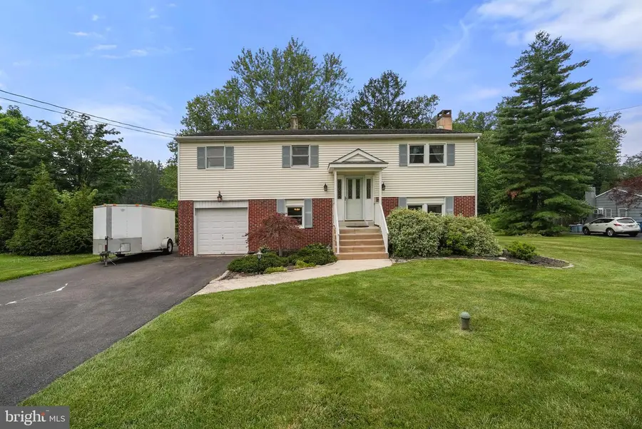 56 Falcon Dr, Chalfont, PA 18914 - #2