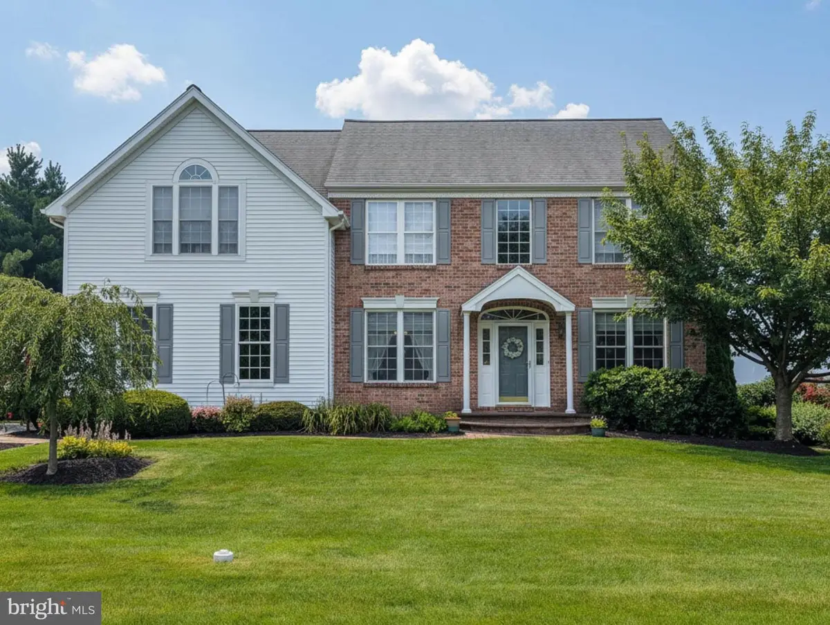 5370 Windtree Dr, Doylestown, PA 18902 - #1