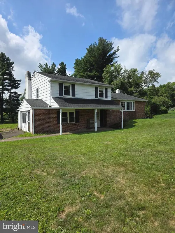 36 S Traymore Ave, WARMINSTER, PA 18974